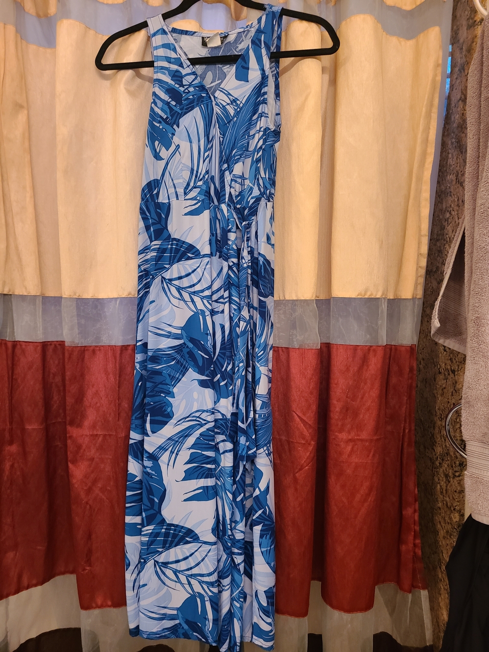 Blue Palm-Print Maxi Dress - Sleeveless Summer Style